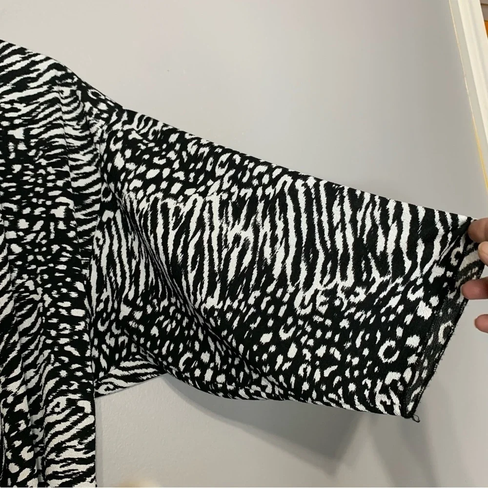 LulaRoe black‎ and white zebra stripe draped Jacket. Size M